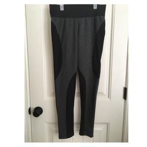 🚫SOLD!!!🚫 Black and Gray Leggings